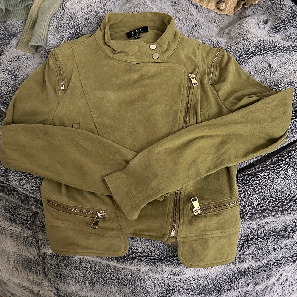 Privy Olive Velvet Jacket - Picture 3 of 10